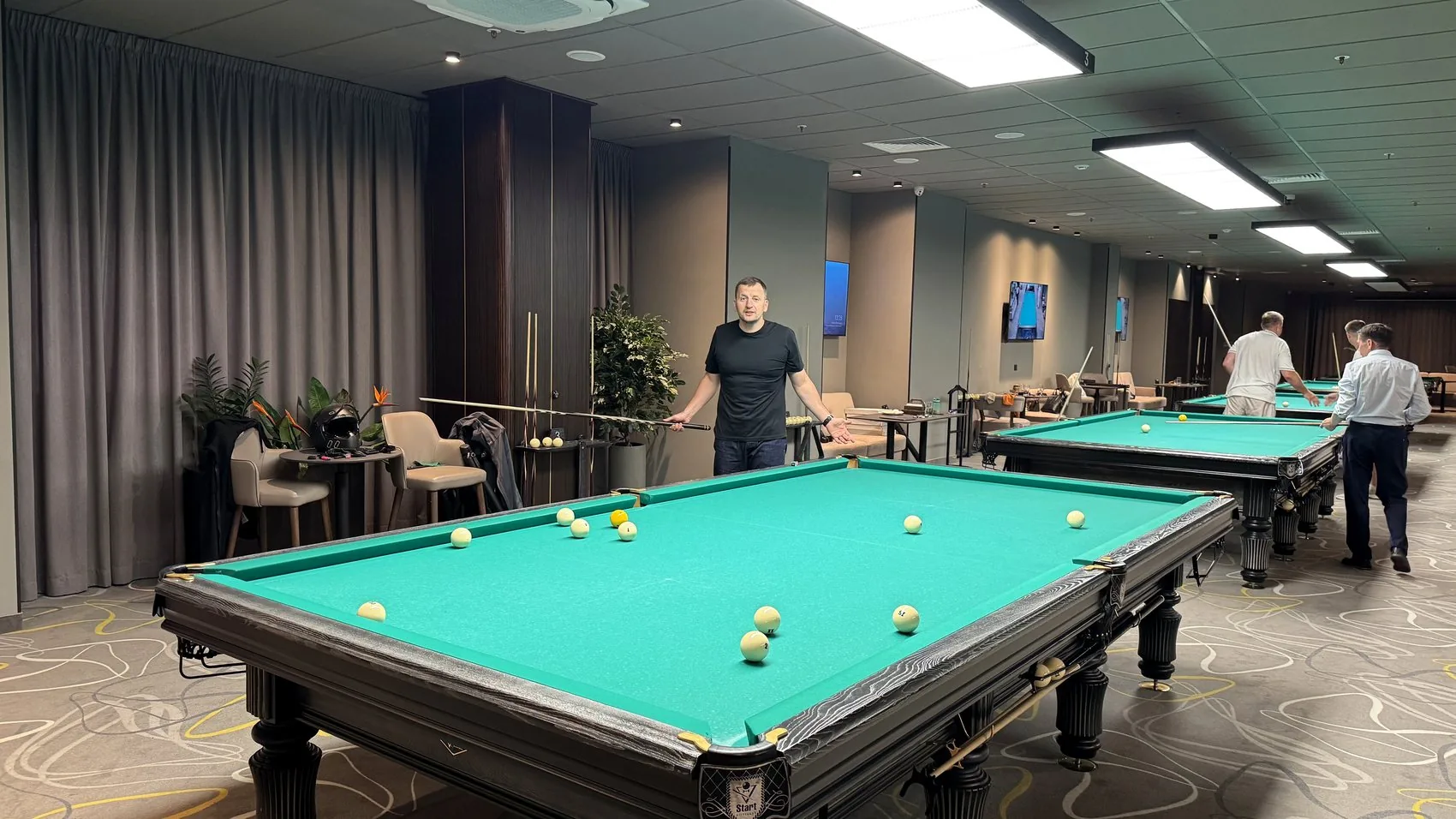 Бильярдный зал Public Club Billiards Антей на встрече Kneller Club