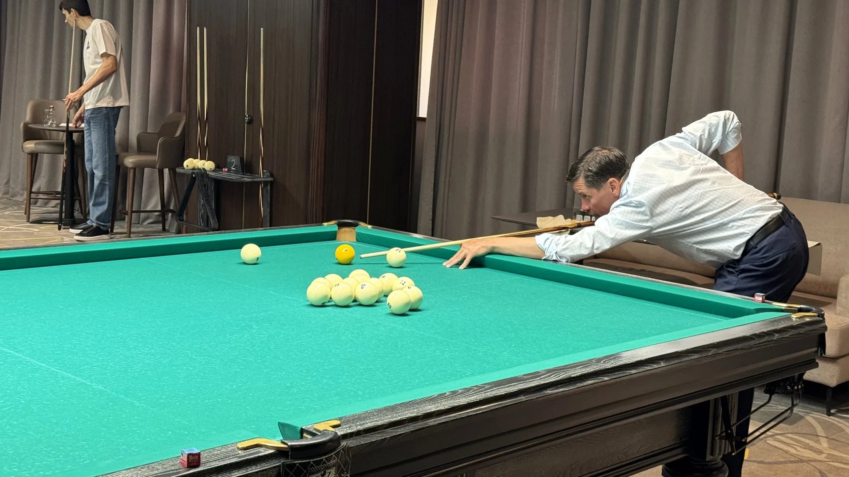 Первая встреча Kneller Club за бильярдным столом